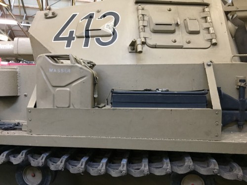 Pz IV Left side- wheel storage box