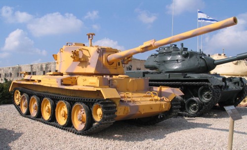 Charioteer/ Cromwell V11 with QF 20-Pounder gun