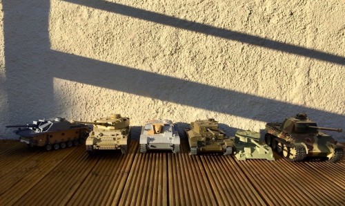 Rollcall- Unfinished tanks 1.jpeg (322.93 KiB) Viewed 4805 times Rollcall of unfinished Tank projects..