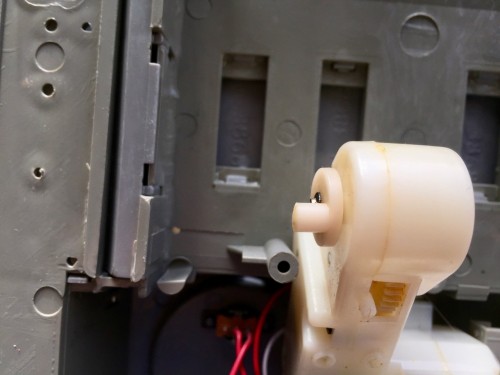 Torro StuG 111 wrong gun elevator.jpeg (194.89 KiB) Viewed 3026 times Torro gun elevation motor- with wrong operating lever