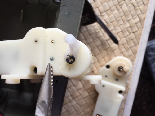 Torro StuG 111 removing donor lever.jpeg (163.72 KiB) Viewed 3112 times Removing Donor StuG 111 elevation arm..