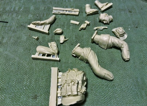 Capture2a.JPG (267.15 KiB) Viewed 4707 times BMP-1 crew and infantry 1/16