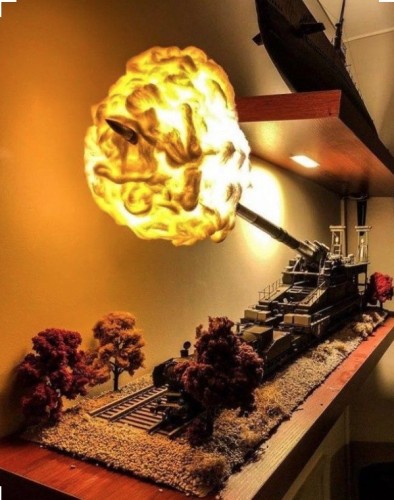 WW2 Railway Gun -but a lamp in disguise..
