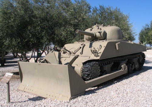 M4A3-Sherman-105mm-Dozer-latrun-1.jpg