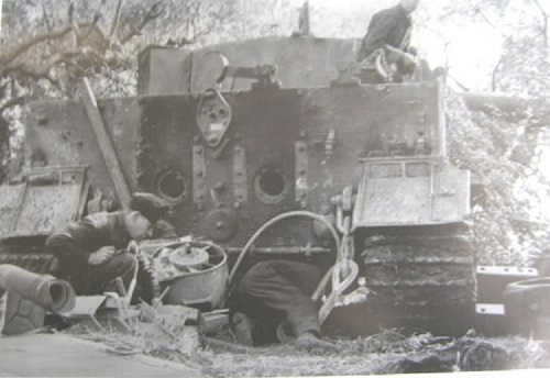 Command Tiger ( Large aerial storage tube left of hull ) with travel lock in open position