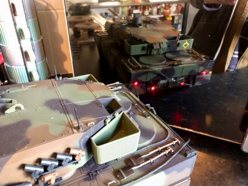 HL Leopard 2A6-V6.0-fully kitted out-rear view.
