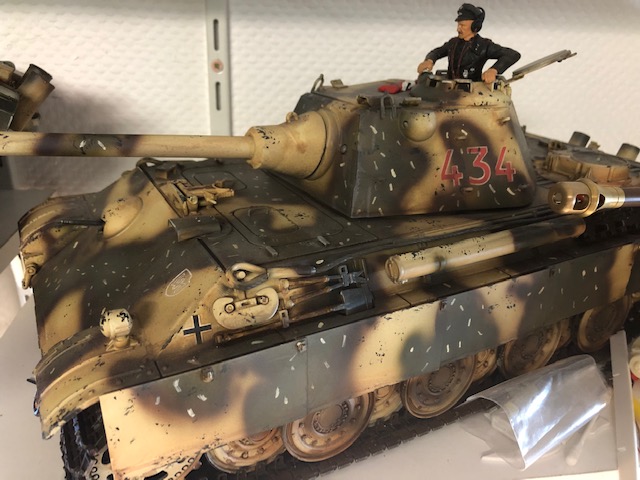 Panther Ausf. F with "Schmalturm" and "Stahllaufrollen"