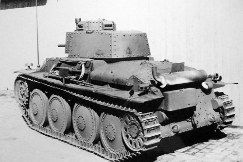 Panzer_38t_Ausf_E-F_rear.jpg