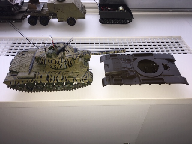 Lindberg on the left, Tamiya on the right. Same scale 1/35