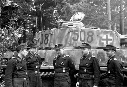 Panzer IV crew