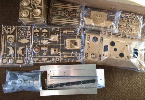 Contents of Tamiya Jagdpanther display model