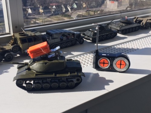I always forget to show the TX. This is the TX from the 1/72 Stryker.