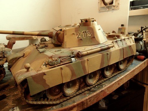 This is how it should look, HL panther was easy as it never had the rollers under the turret.