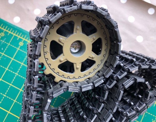 Tamiya Panther sprocket with HL metal track