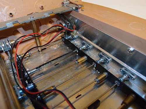 P7305974.jpg (325.24 KiB) Viewed 3352 times Test for stronger suspension 3 cut junior hacksaw blades . Will try 4 sets front and back, need a slightly bigger brass sleeve on the fixed side.