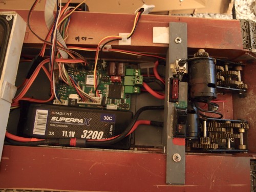 P9045982.jpg (340.84 KiB) Viewed 3270 times Safe now fuse fitted, don't want a LIPO going bang.