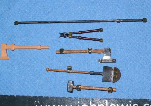 Bar needs some silver. clamps will be done in right colour when fixed onto hull.