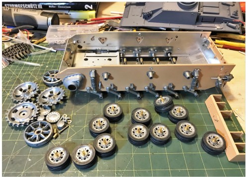 1/16 RC Sturmgeschütz - StuG III G Late - Alkett 1944 - build