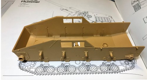 RC 1/16 Sd.Kfz. 165 Hummel Late Production - Build