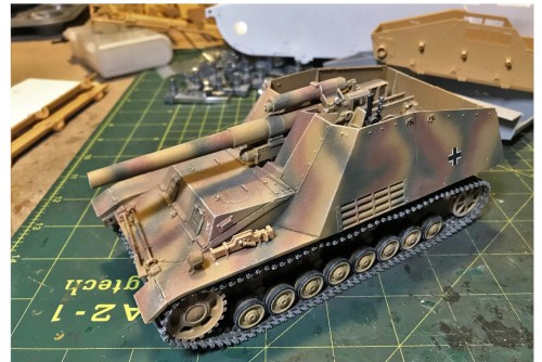 RC 1/16 Sd.Kfz. 165 Hummel Late Production - Build