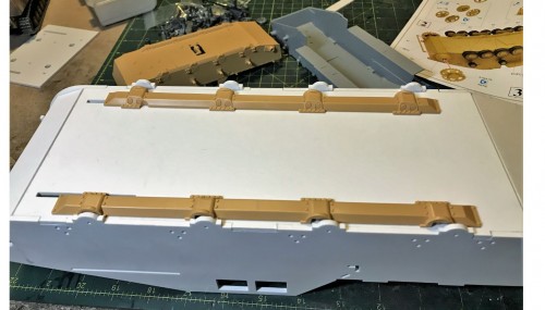 RC 1/16 Sd.Kfz. 165 Hummel Late Production - Build