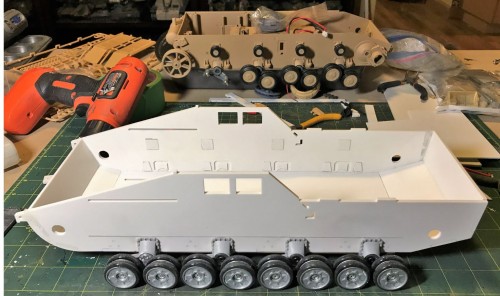 RC 1/16 Sd.Kfz. 165 Hummel Late Production - Build