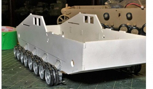 RC 1/16 Sd.Kfz. 165 Hummel Late Production - Build