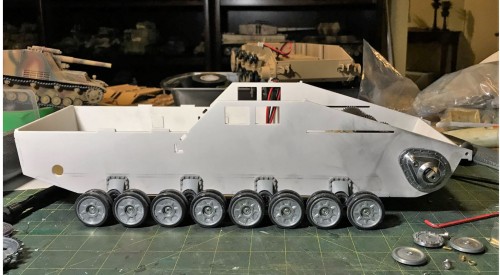 RC 1/16 Sd.Kfz. 165 Hummel Late Production - Build