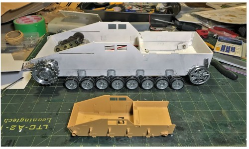 RC 1/16 Sd.Kfz. 165 Hummel Late Production - Build