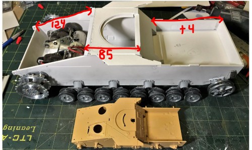 RC 1/16 Sd.Kfz. 165 Hummel Late Production - Build