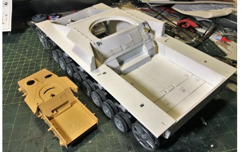 RC 1/16 Sd.Kfz. 165 Hummel Late Production - Build