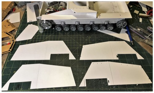 RC 1/16 Sd.Kfz. 165 Hummel Late Production - Build