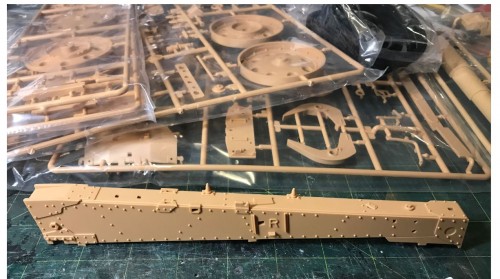 RC 1/16 Sd.Kfz. 165 Hummel Late Production - Build