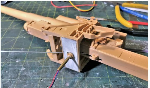 RC 1/16 Sd.Kfz. 165 Hummel Late Production - Build