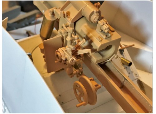 RC 1/16 Sd.Kfz. 165 Hummel Late Production - Build