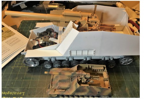 RC 1/16 Sd.Kfz. 165 Hummel Late Production - Build