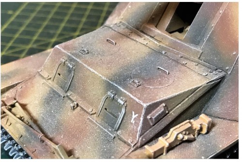 RC 1/16 Sd.Kfz. 165 Hummel Late Production - Build