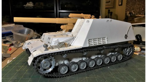 RC 1/16 Sd.Kfz. 165 Hummel Late Production - Build