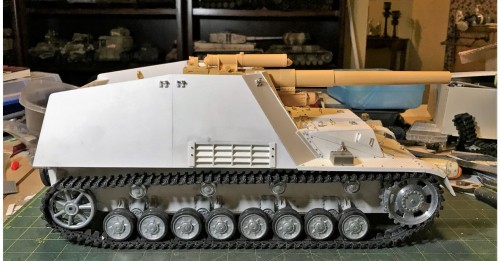 RC 1/16 Sd.Kfz. 165 Hummel Late Production - Build