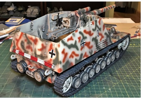 RC 1/16 Sd.Kfz. 165 Hummel Late Production - Build