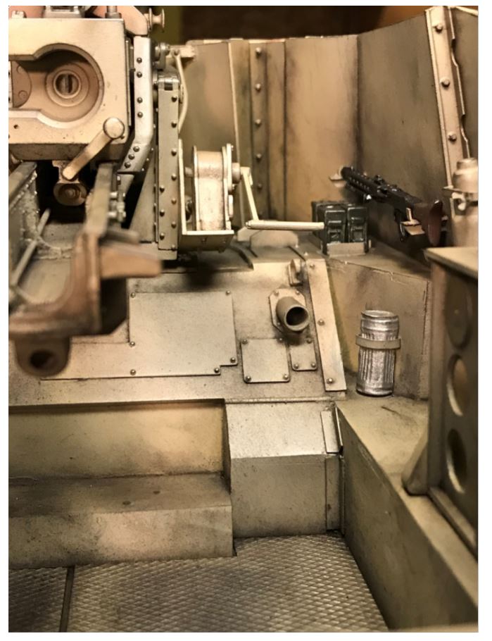 RC 1/16 Sd.Kfz. 165 Hummel Late Production - Build