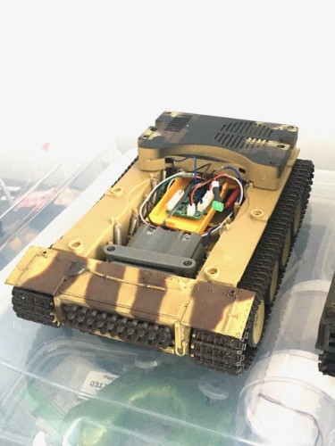 This part of the Tiger is functional. Now has true proportional throttle for the tracks with neutral turn and a remote controlled sound system with 4 step volume with mute.
