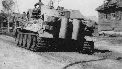 Tiger_number_322_Schwere_Panzer-Abteilung_502_Russia.jpg