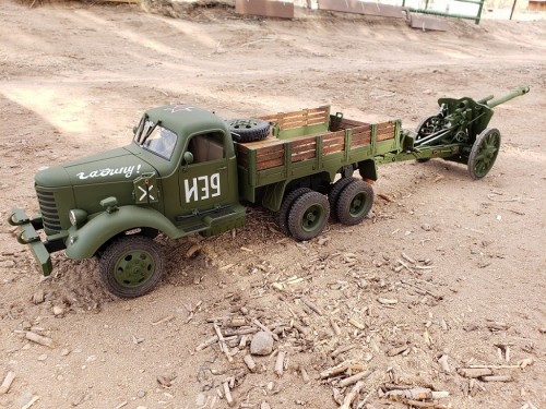 44 International Harvester KR-11 Lend Lease Truck and 36 leFH 18 10.5 cm Field Piece.jpg