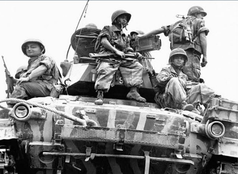 RC 1/16 M-24 Chaffee light tank- Dien Bien Phu 1954 - Build